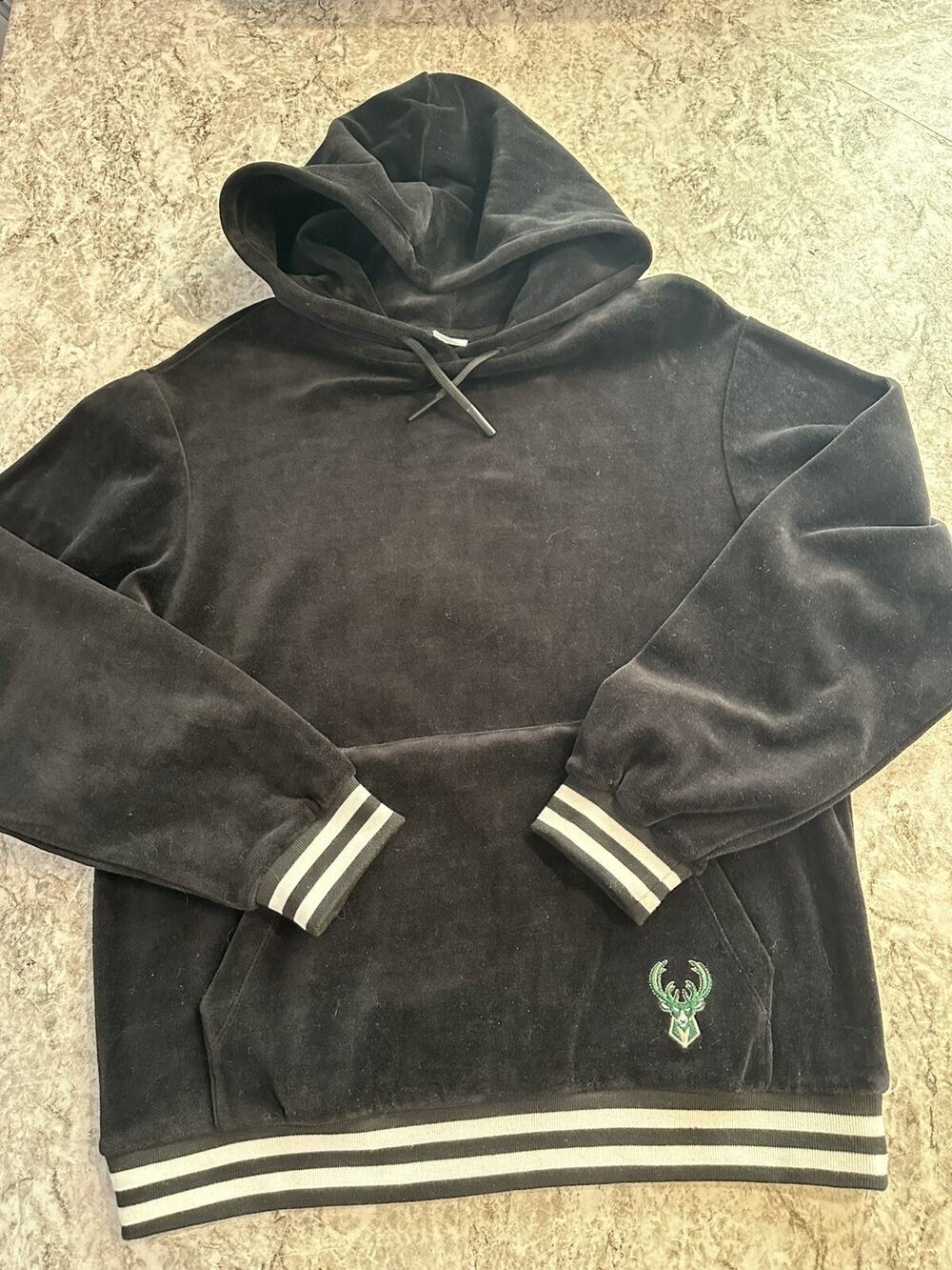 NWOT Women’s Lusso Milwaukee Bucks Velour Hoodie Black Small Oversized Fit SM